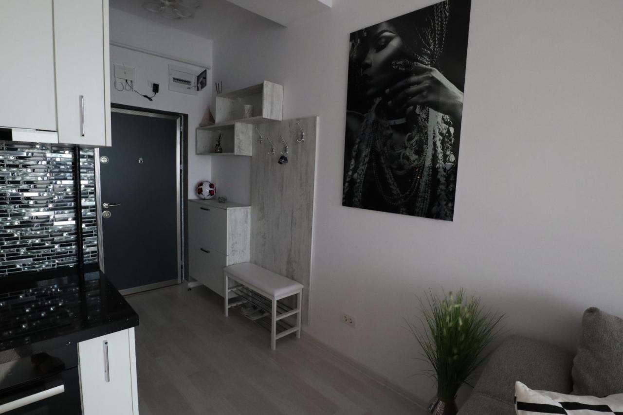 Panoramis Promenada-Cezar Apartment Navodari Bagian luar foto