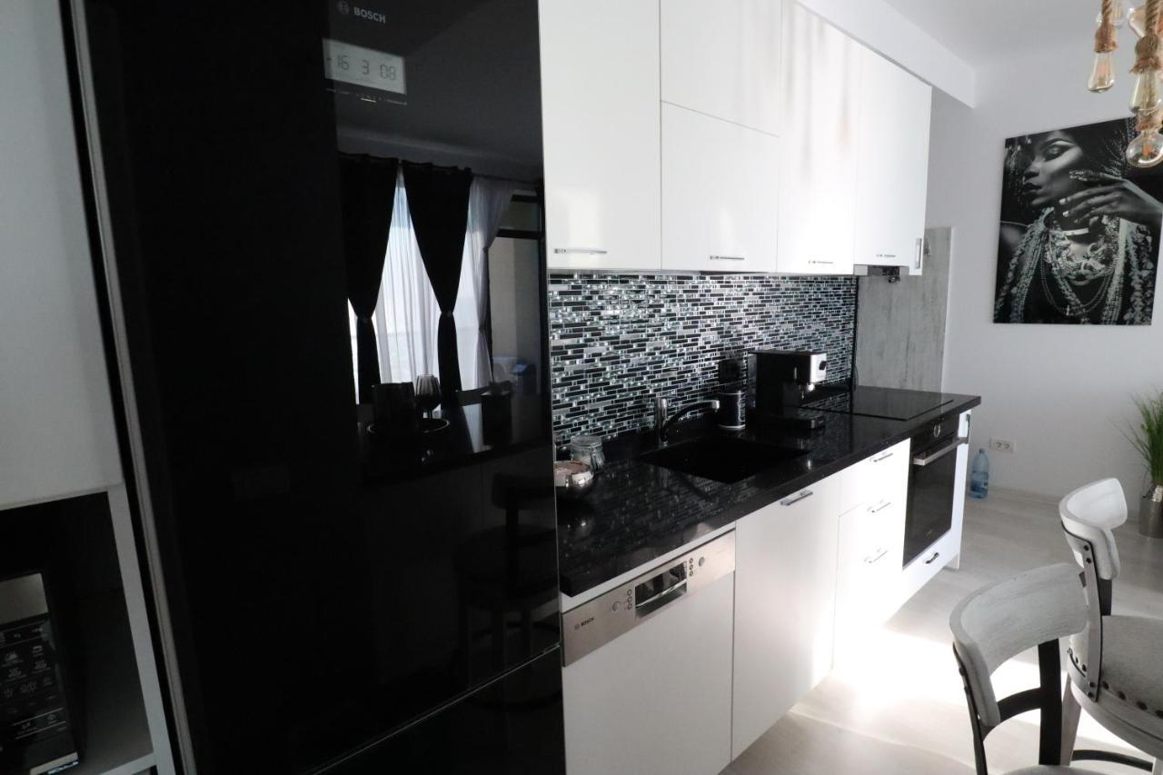 Panoramis Promenada-Cezar Apartment Navodari Bagian luar foto